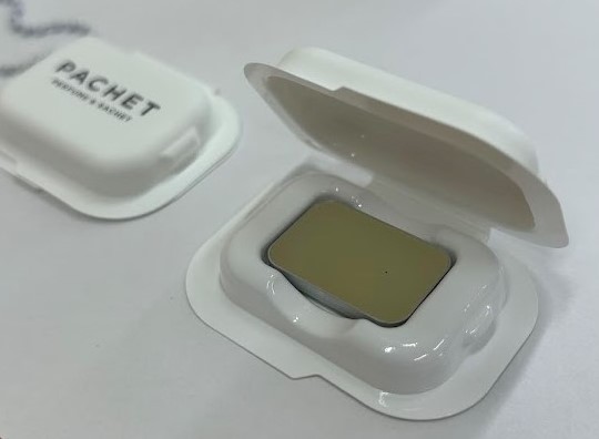 大流行！携帯型ねり香水　　　「ＰＡＣＨＥＴ」